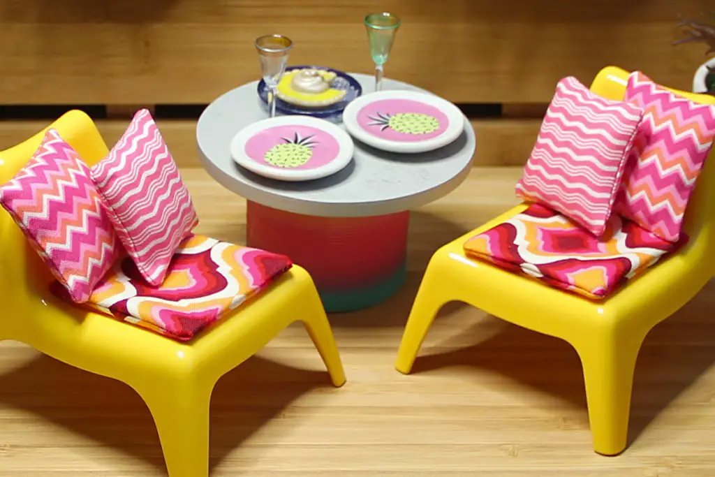 DIY dollhouse ikea hack Huset doll furniture