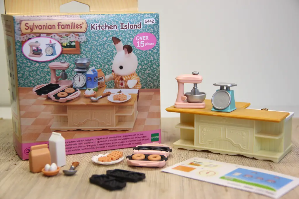Barbie mixer, kitchen scale, bagel maker
