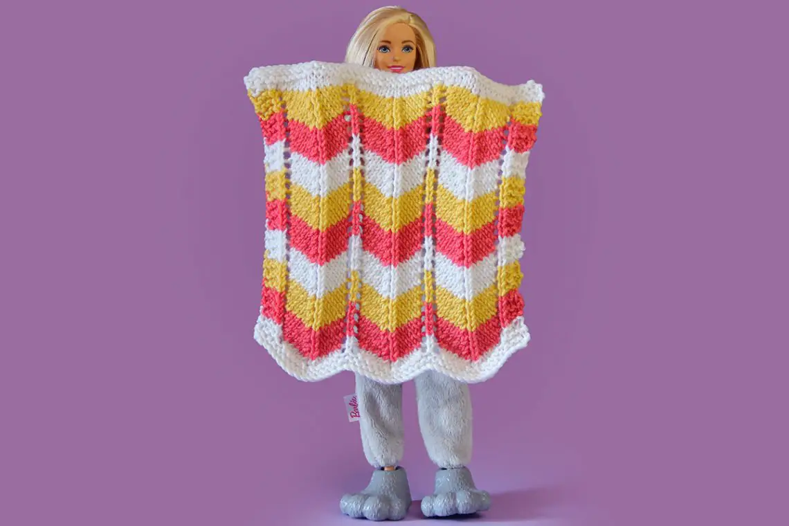 halloween throw blanket free knitting pattern in candy corn colors for barbie and blythe dolls