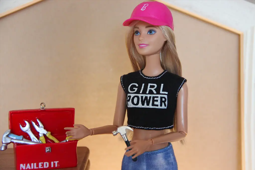 DIY Barbie doll house - How to make a dollhouse for Barbie